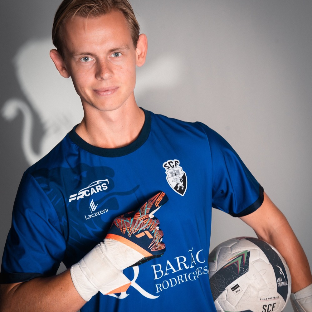 Novo reforço entre os postes...Bem-vindo Jakob Tånnander!